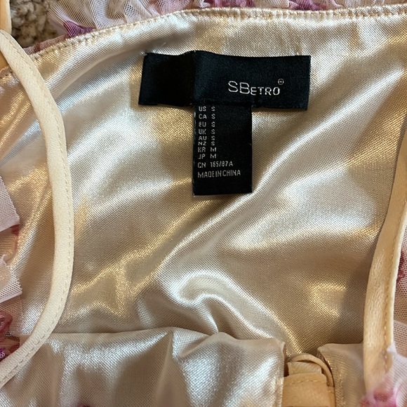 Floral Ruched Dress - Picture 4 of 4